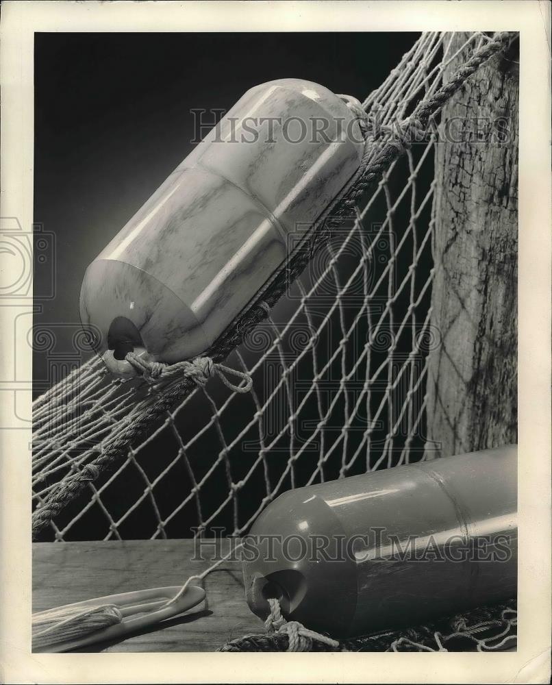 1941 Press Photo Fish Net Floating Plastic - Historic Images
