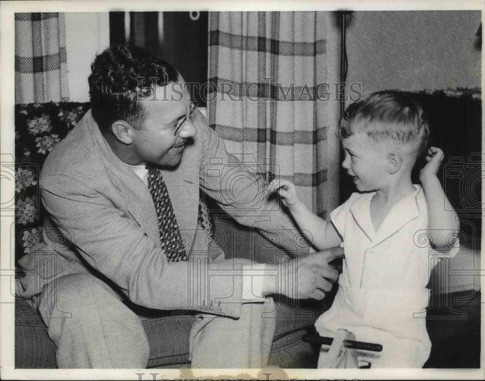 1936 Press Photo Professor Charles Kinnae &amp; adopted son Terrence in Chicago.Ill - Historic Images