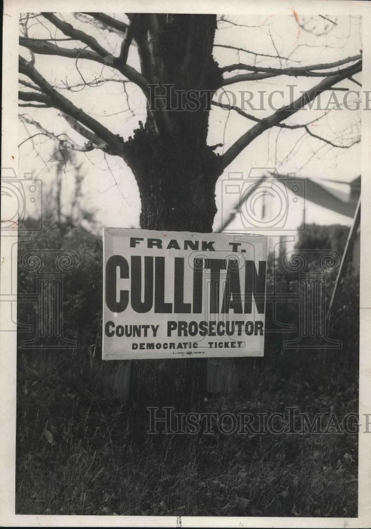 1982 Press Photo Sign on tree for county prosecutor - Historic Images