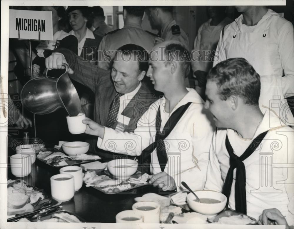 1942 Press Photo Great Lakes, Ill Gov Murray Van Wagoner, W Williams,J Hanchon - Historic Images