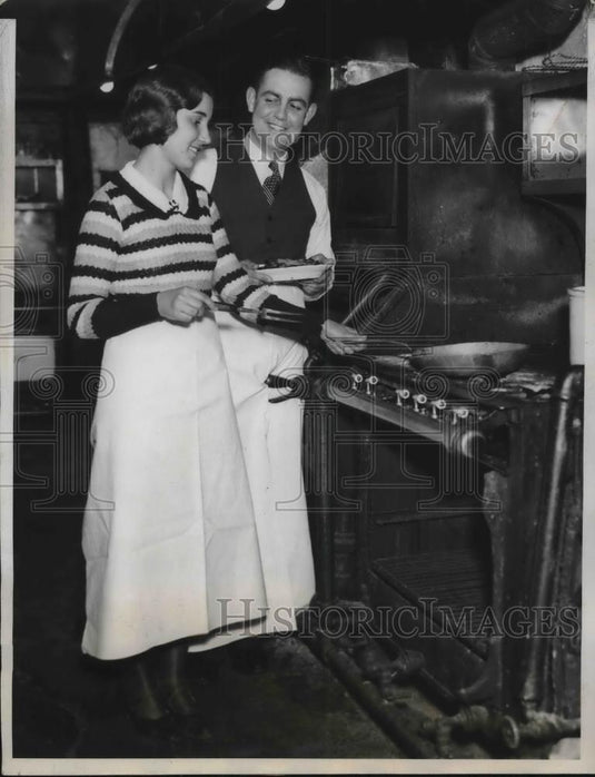 1932 Press Photo 4H Club of the US Ross Allen & Dorothy Eiler cooking - Historic Images