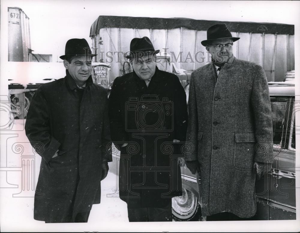 1964 Press Photo Cleveland, Ohio Russ Murico, Jules Greenwald &amp; John Misitigh - Historic Images