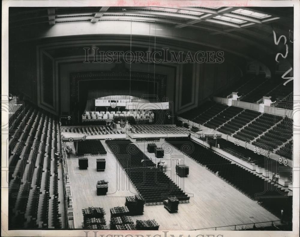 1947 Press Photo An auditorium ready for a convention meeting - Historic Images