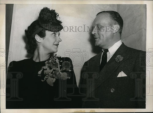 1938 Press Photo Mr. & Mrs. Haley Fiske Leaving Church On Their Wedding Day - Historic Images