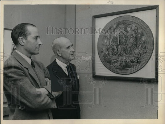 1954 Press Photo Robert de Micheaux, Lyon, France museum dir. & Wm Milliken - Historic Images