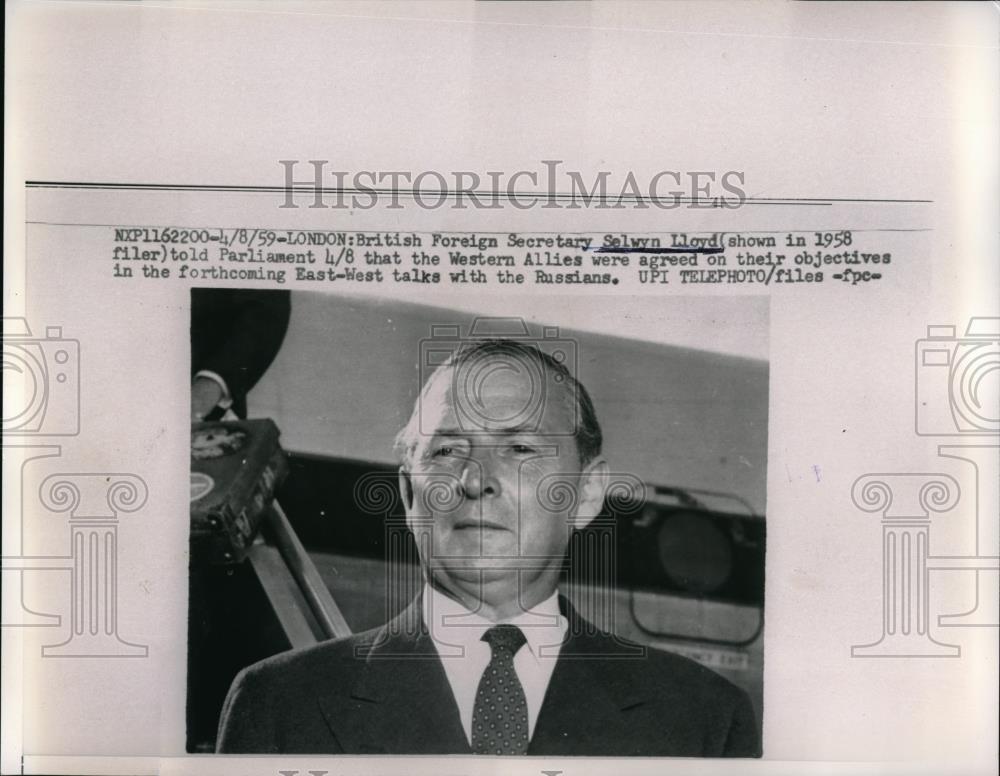 1959 Press Photo British Foreign Sec.Selwyn Lloyd at East-West talk at Russia. - Historic Images