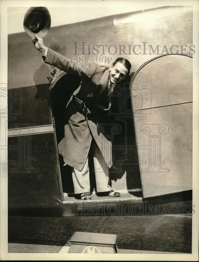 1933 Press Photo Moody Irwin US Naval Akron Crash Survivor Headed For TN Home - Historic Images