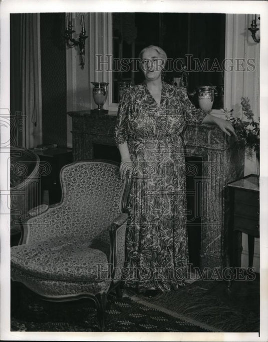 1942 Press Photo Madame Litvinoff, Soviet Amb wife at Embassy in D.C. - Historic Images