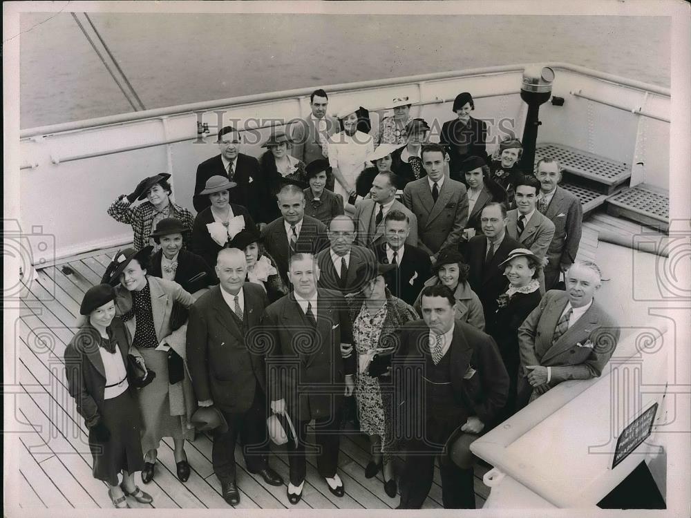 1936 Press Photo Members of the NY Athletic Club as they arrive home in NYC - Historic Images