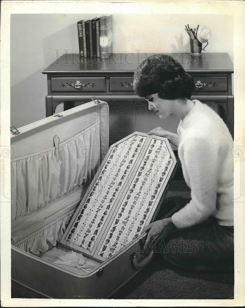 1962 Press Photo Young Woman Student Packing for College - neb11181 - Historic Images