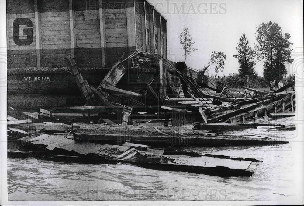 1966 Press Photo Damaged Barge after it struck a bridge, Vancouver - Historic Images