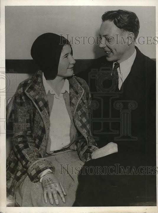 1930 Press Photo Murray Johnson & His Blushing Bride Catherine Blackshaw - Historic Images