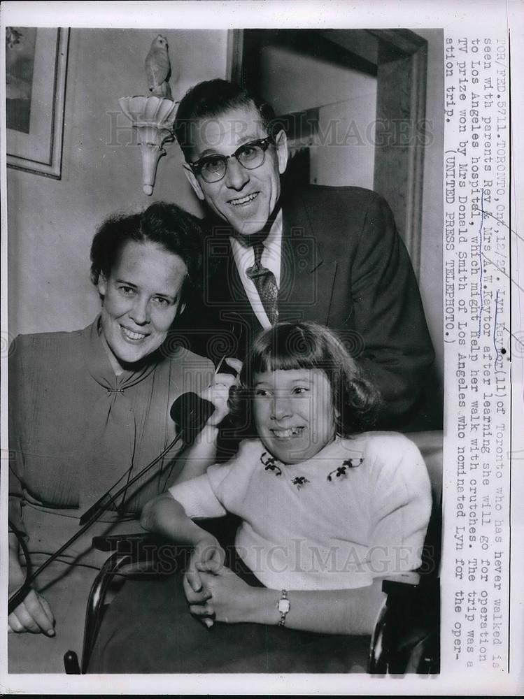 1958 Press Photo Toronto, Ont. Lyn Kaytor &amp; parents Rev &amp; Mrs Kaytor - Historic Images