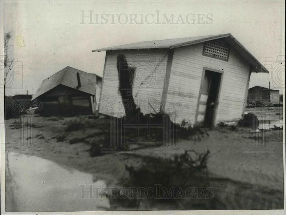 1931 Press Photo Tourists cabins damaged by flood near Yuma, Arizona - Historic Images