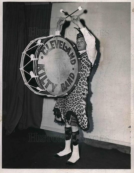 1949 Press Photo Richard Mayer with Cleveland Kilty Band - neb14372 - Historic Images