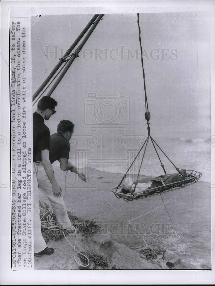 1962 Press Photo San Diego State College Student Linda Tabor Rescued From Fall - Historic Images