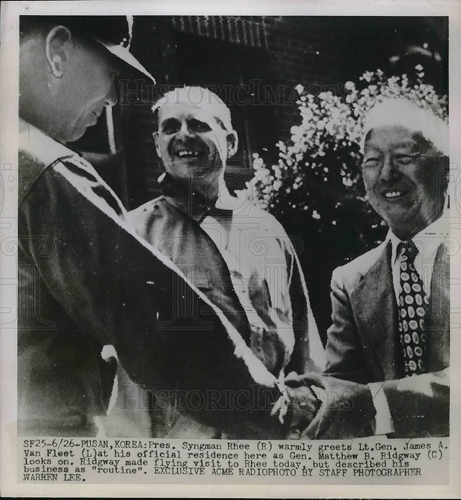 1951 Press Photo Pres. Syngman Rhee Lt. Gen. James Van Fleet - Historic Images