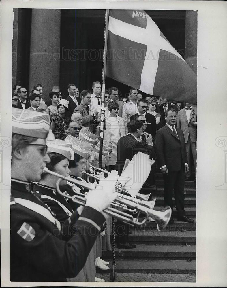 1961 Press Photo All-Girl Aarhuse Guard Brass Band Play for Mayor Willy Brandt - Historic Images