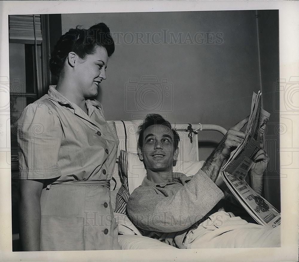 1945 Press Photo Anthony Woeslaw Hallcran General Hospital Julia Dale - Historic Images