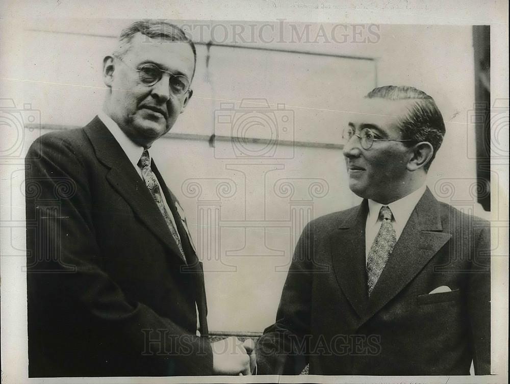 1932 Press Photo Dr. George c. Yaeger Welcomes Dr. Paul Wolff of Berlin - Historic Images