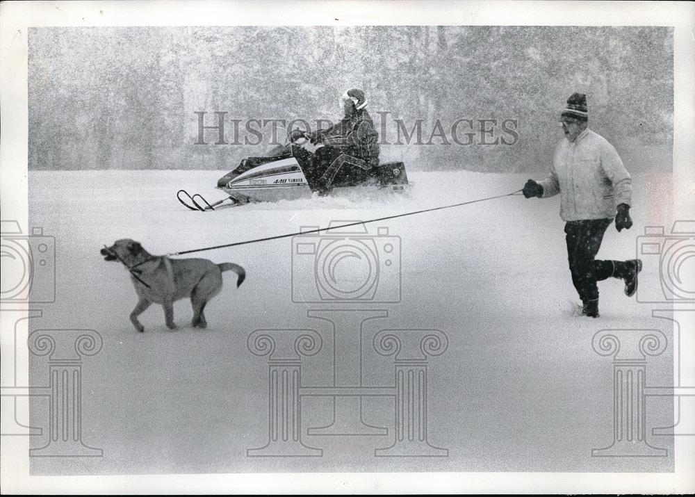 Press Photo Richard Cottier &amp; another man at snowmobile park in Ohio - Historic Images