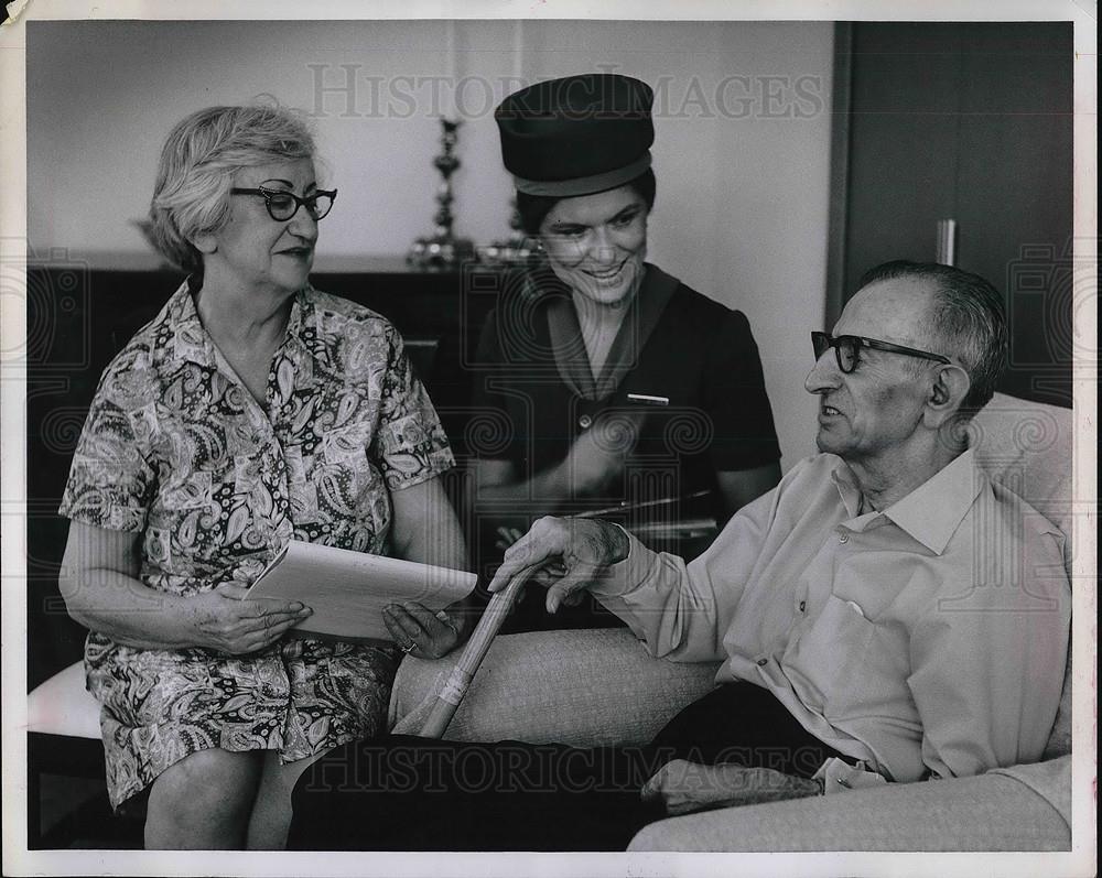 Press Photo Mr &amp; Mrs Samuel Forman &amp; Mrs Mary Guerra, R.N. - Historic Images