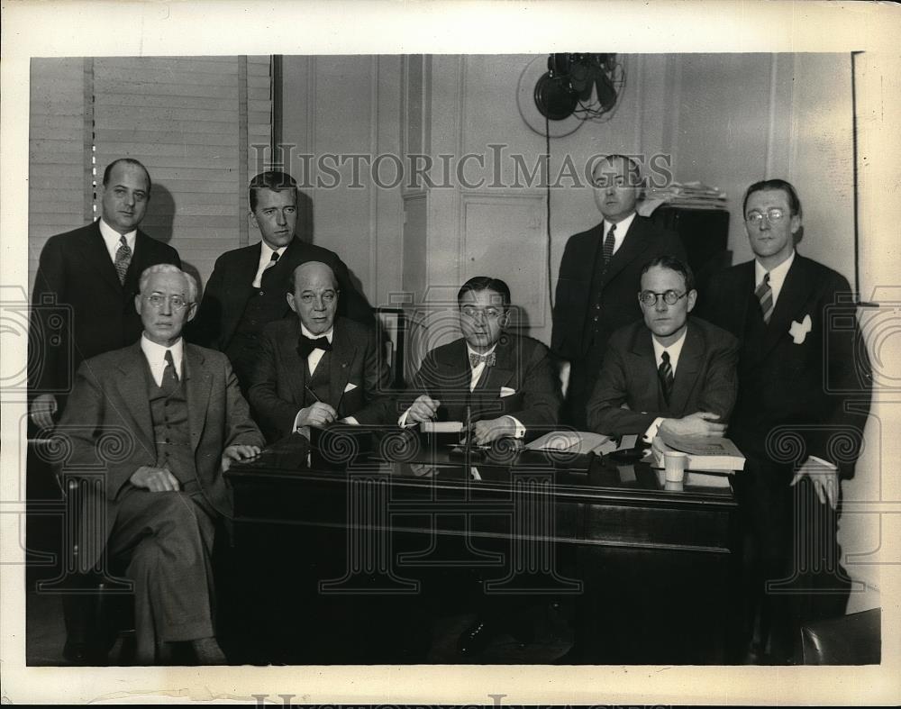 1932 Press Photo Members of the Hofstadter Committee convene to act - Historic Images