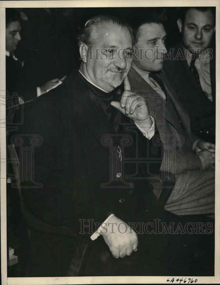 1938 Press Photo father G Gern=manos at Harry Raymond bombing trial in La, Calif - Historic Images