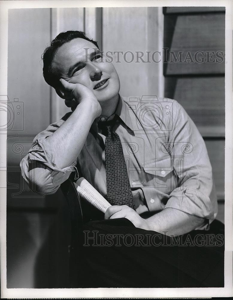 1946 Press Photo Actor John Faulk on Johnny&#39;s Front Porch - neb48376 - Historic Images