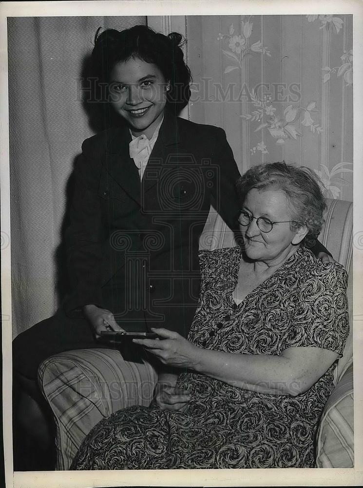 1945 Press Photo Miss Alice Zeigler Christina Pinta - Historic Images