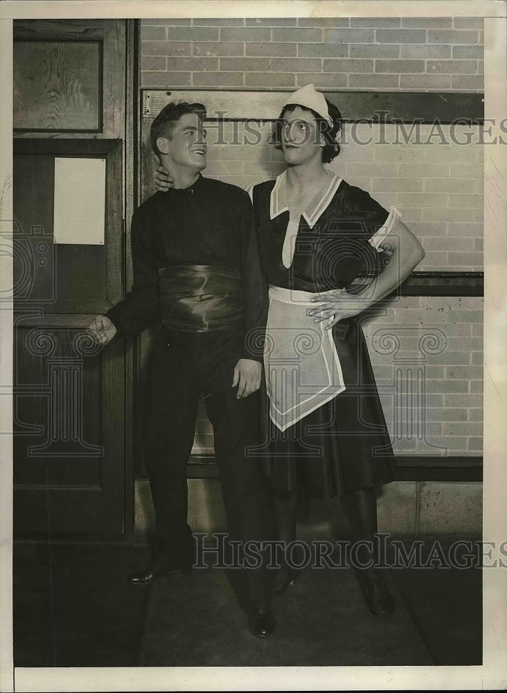 1931 Press Photo Gordon McGrew & William L. Frentzell As French Maid - Historic Images