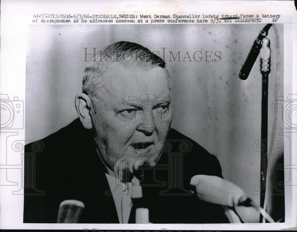 1966 Press Photo West German Chancellor Ludwig Erhard Holds News Conference - Historic Images