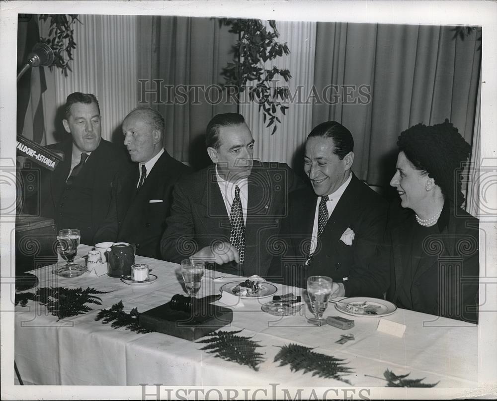 1946 Press Photo Grover Whalen, Samuel Zahn, Mayor O'Dwyer, W. Fox - neb48584 - Historic Images