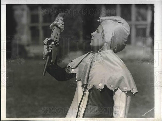 1932 Press Photo Olivia Jarrett of Princeton NJ May day parade Costume - Historic Images