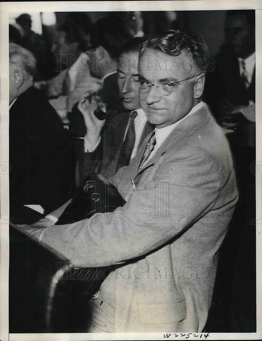 1933 Press Photo Office mgr at Morgan & Co. Leonard Keyes at senate bank hearing - Historic Images