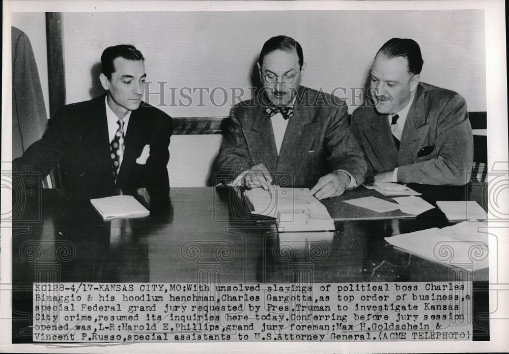 Press Photo Harold Phillios Max Goldschein and Vincent Russo in front of a jury. - Historic Images