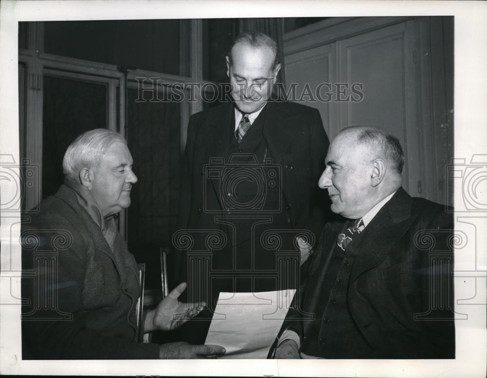 1945 Press Photo Mayor Roger Lapham, Walter Haas, Jessie Colman, San Francisco - Historic Images