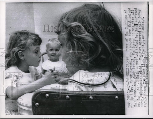 1958 Press Photo Linda, Carol and Sandra Haywood after fire - neb49375 - Historic Images