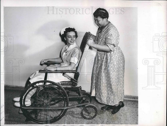 1956 Press Photo Dorothy Mae Stevens, Almost Frozen to Death with Grad Radford - Historic Images