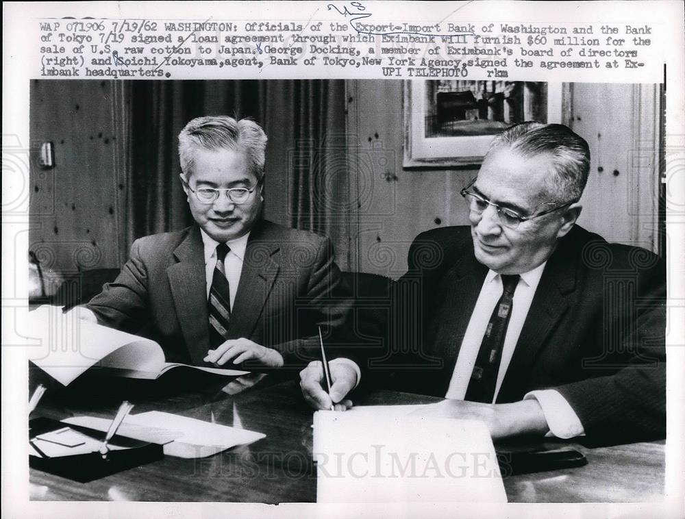 1962 Press Photo D.C. Export-Import bank officials Geo Docking & S Yokoyama - Historic Images