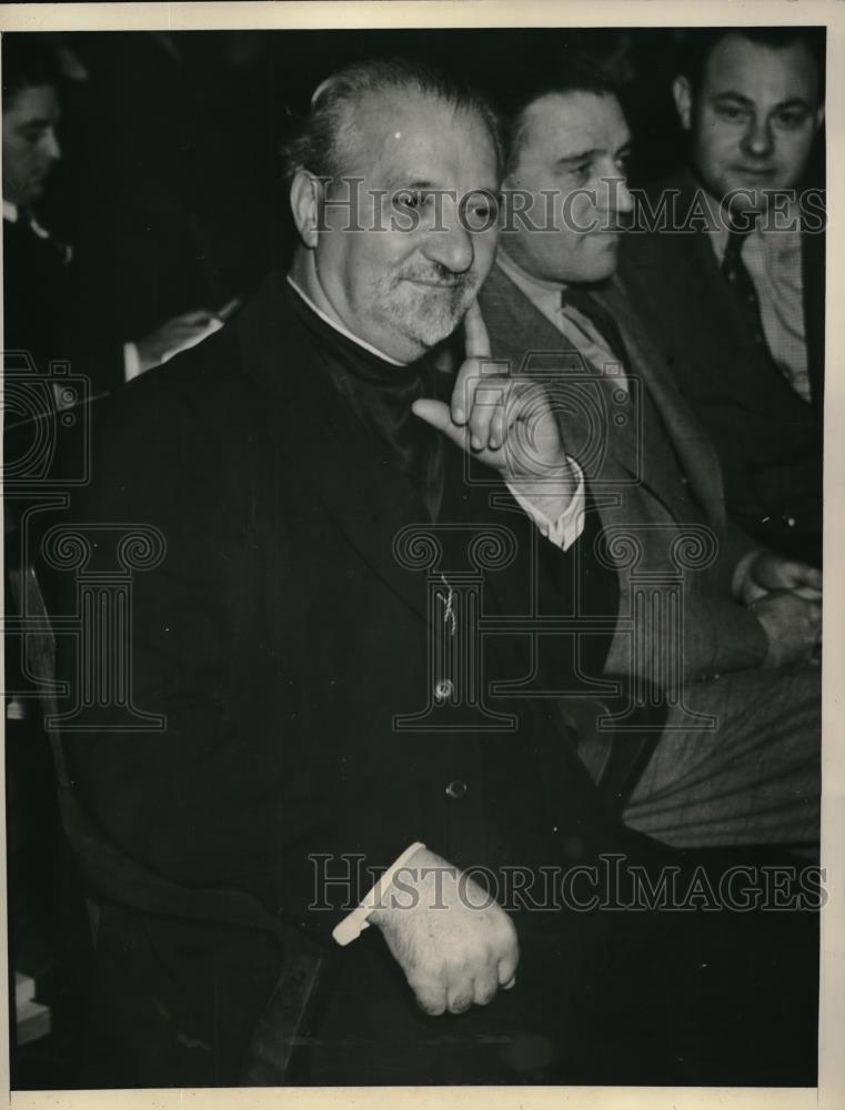 1938 Press Photo La, Calif. Father G Germanos at Harry Raymond bombing trial - Historic Images