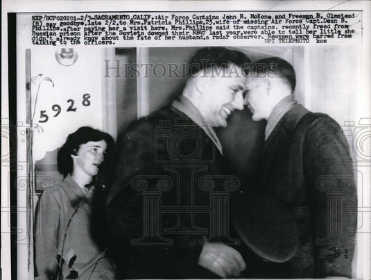 Press Photo Air Force Captains John R. McKone Mrs. Patricia Phillips - Historic Images