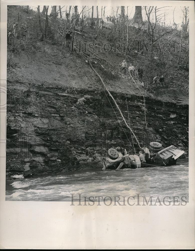 1951 Press Photo Rescuers pry Jack Kerstetter, 17, from a truck - neb48402 - Historic Images