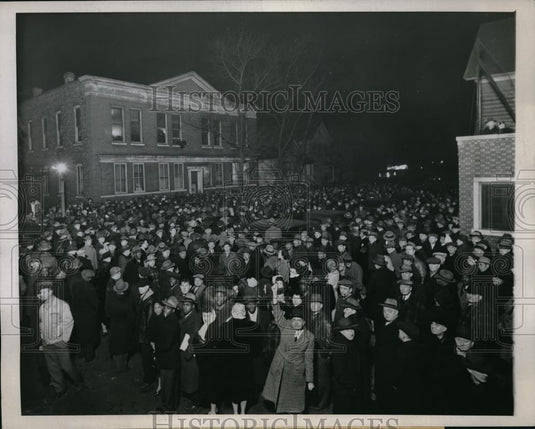 1946 Press Photo Chicago, Ill UPWA strikers at Union stock yards - Historic Images