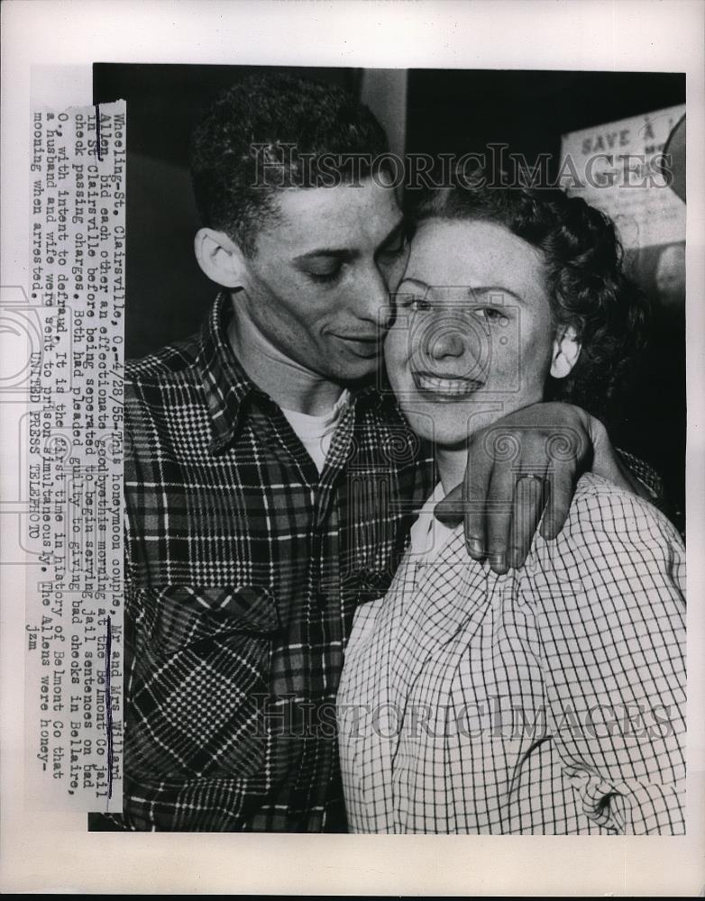 1955 Press Photo Honeymoon couple arrested for check fraud sent to prison - Historic Images