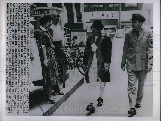 1955 Press Photo A. Nickerdson Chief Petty Officer Harold M. Thomas Initiation - Historic Images