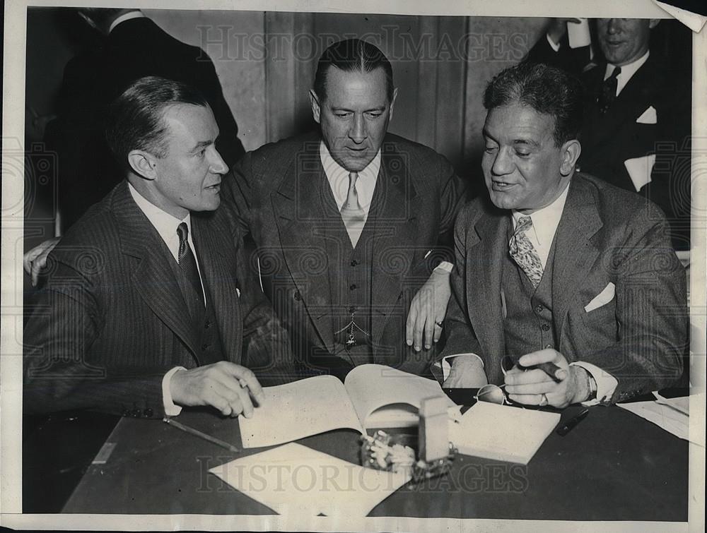 1934 Press Photo NYSE Pres. R Whitney, F Pecora, RL Redmond - Historic Images