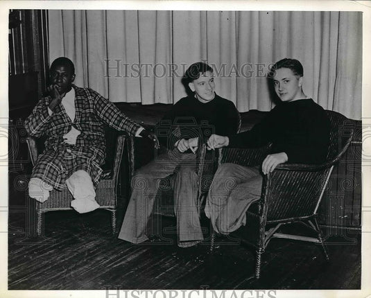 1941 Press Photo Michael Johnson & Fred Farrell Who Celebrated His 16th Birthday - Historic Images