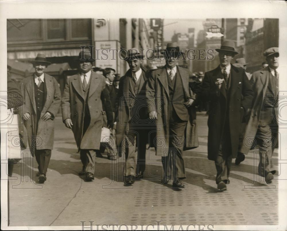 1930 Press Photo NYC jewelry bandit Charles Lewis &amp; others - neb48897 - Historic Images