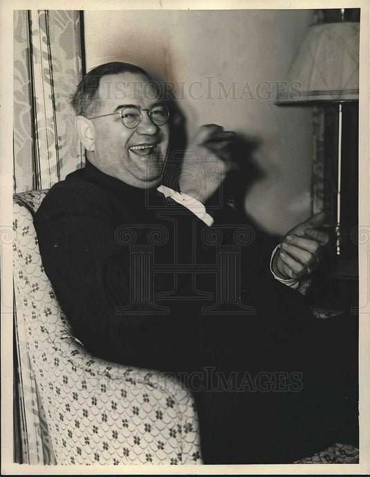 1939 Press Photo J.B "Billy" Snider relaxing during his campaign for governor - Historic Images